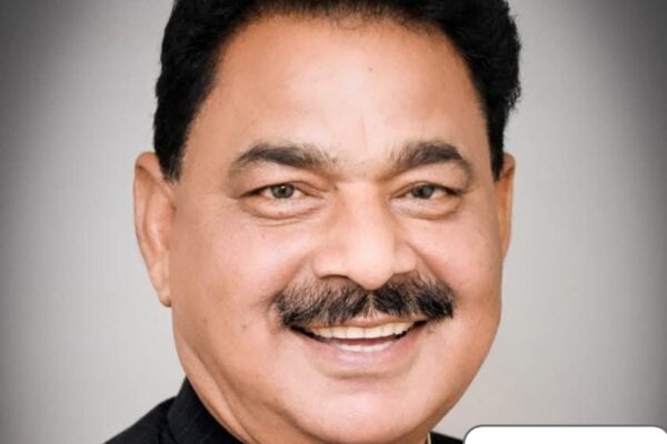 Ballia news :- “‘मैं बेचैनी की दवा हूं’ – नारद राय के बयान से गरमाई फेफना की सियासत”