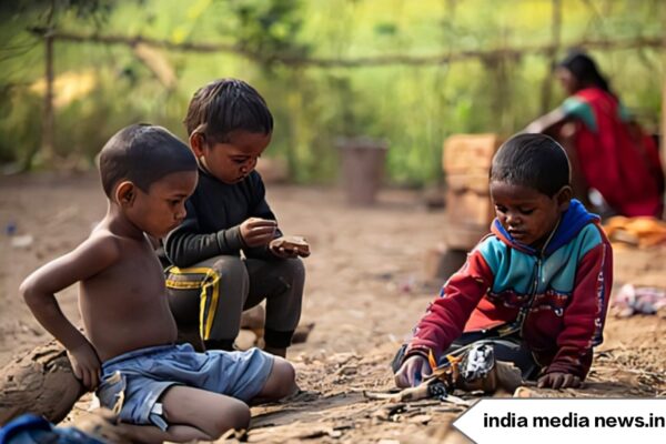 देश में मेट्रो दौड़ी, चाँद पर तिरंगा फहराया… पर 7.5 करोड़ लोग अब भी रोटी को तरसते